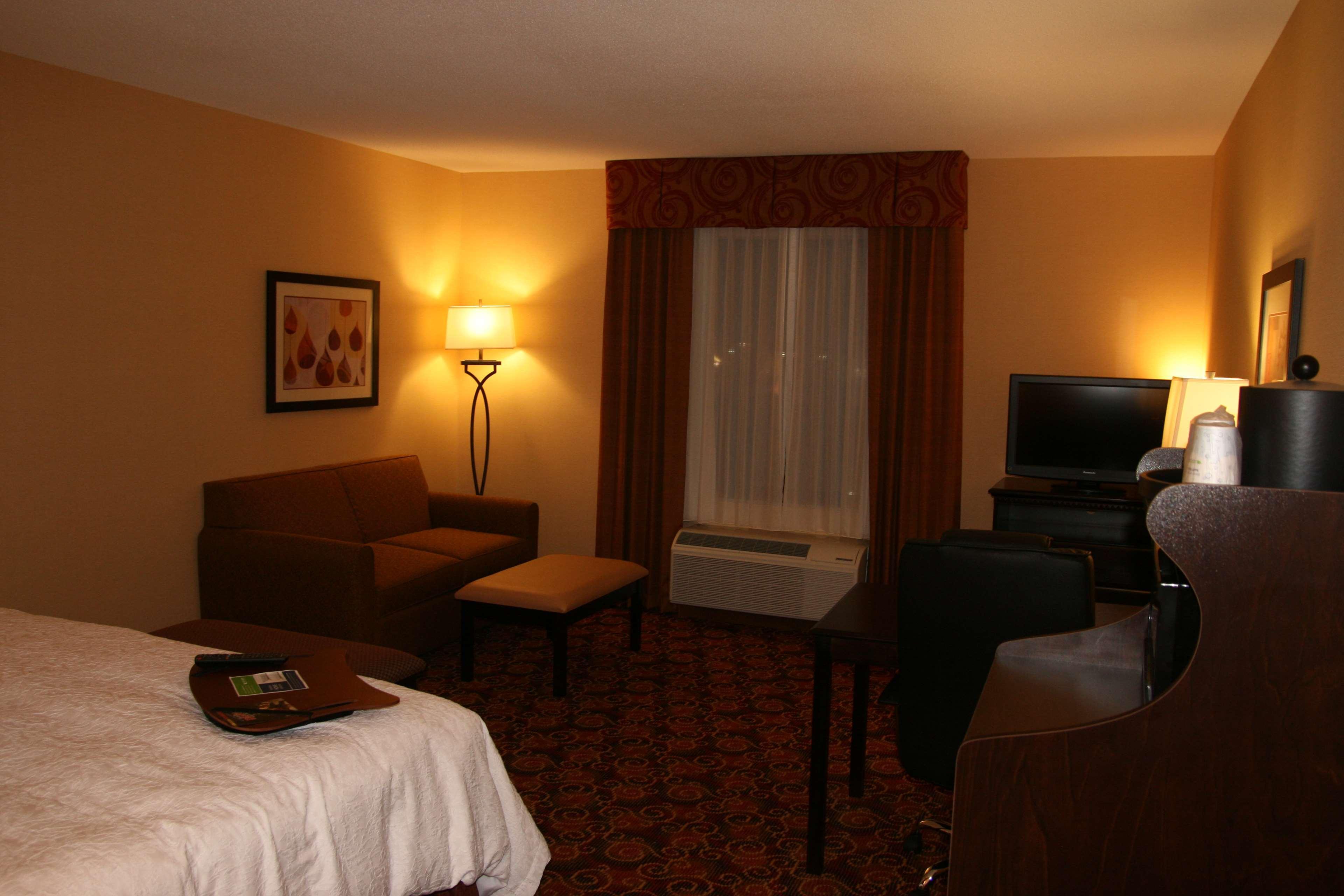 Hampton Inn Turnersville Blackwood Room photo